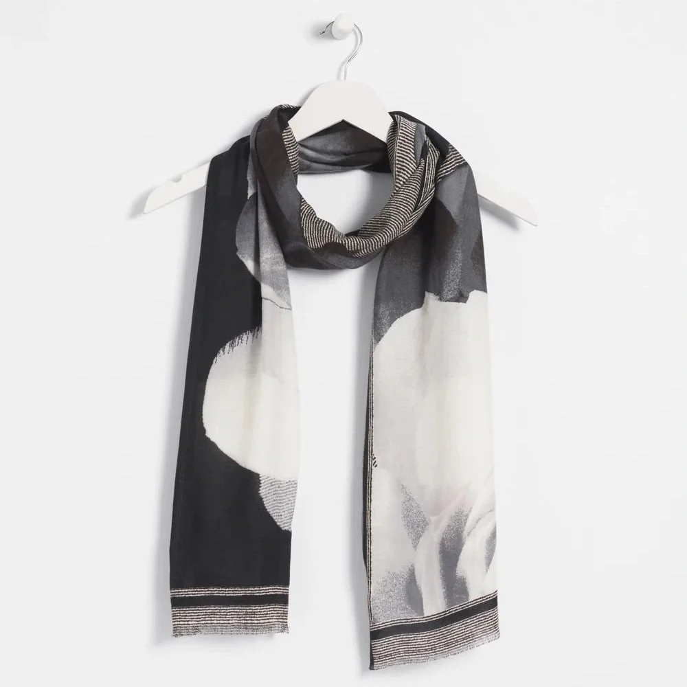 Chico’s Black & White Floral Oblong Scarf (NWT)